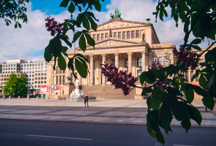 Berlin – eScooter-Tour Historische Stadtführung: Entdecke das Nikolaiviertel und den Gendarmenmarkt!